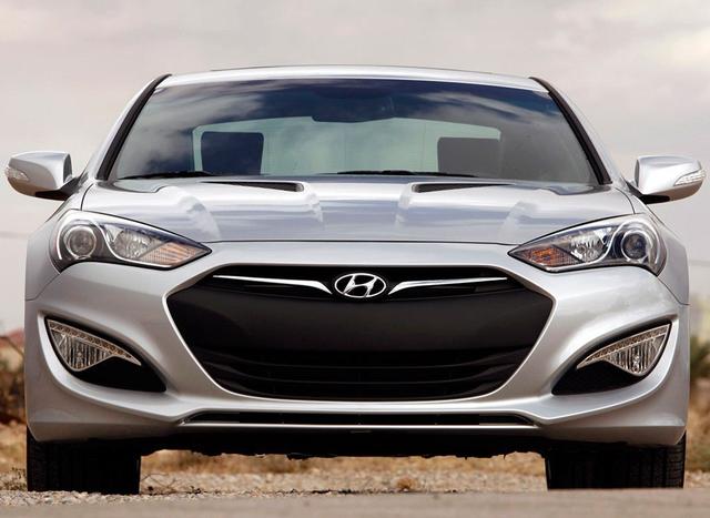 现代最新版跑车(十几万能买到的现代后驱跑车)(2)