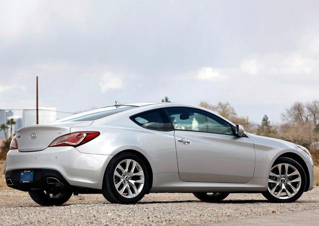 现代最新版跑车(十几万能买到的现代后驱跑车)(4)