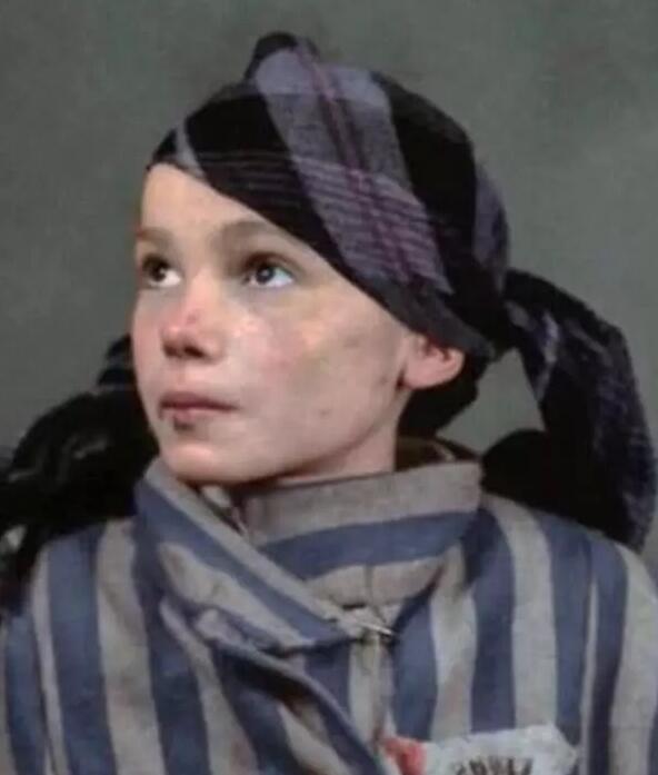 奥斯维辛女性考查房:惨绝尘世女犹太人