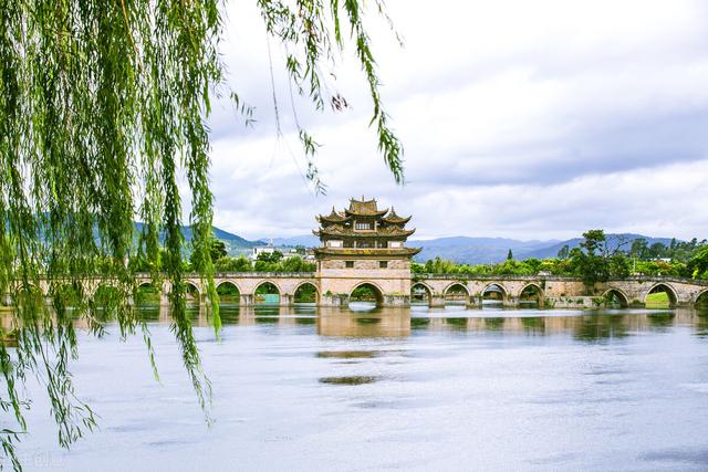 柳永雨霖铃诗词(寒蝉凄切词赏析)(3)
