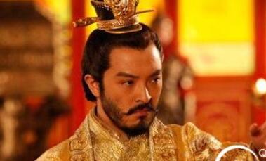 体验上皇帝乱伦之恋的是谁?