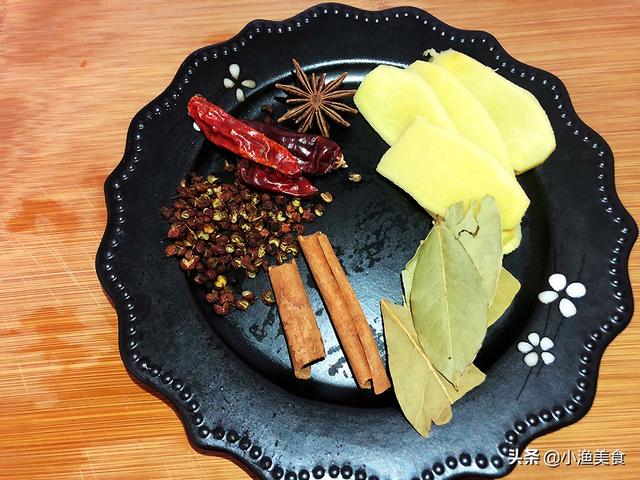 猪头肉怎么做好吃不腻人(猪头肉家常做法)(2)