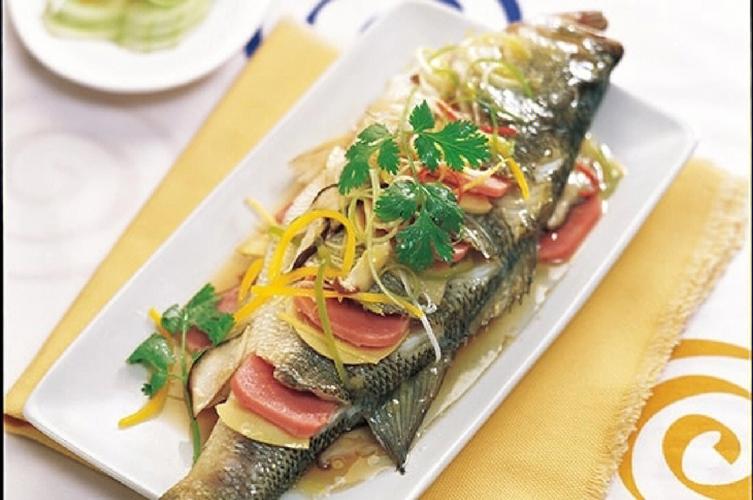 清蒸鱼用什么鱼好吃(清蒸鱼的烹饪方法)