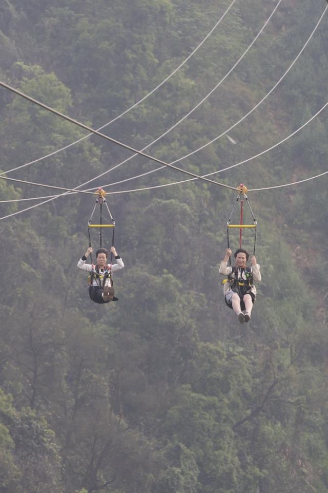 体验白云山高空滑索（全国最长滑索下月开放）(2)