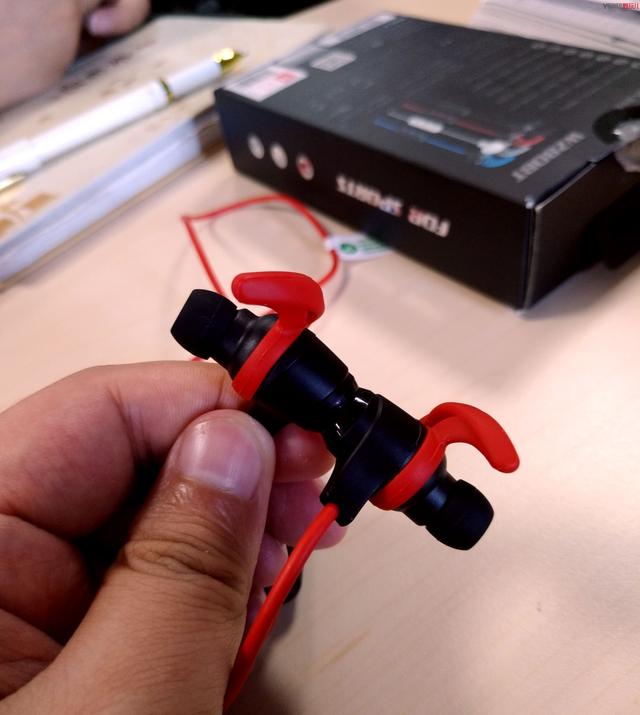 漫步者蓝牙耳机w300bt评测（入门级蓝牙耳机）(12)