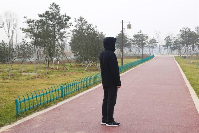 狼爪冲锋衣款式介绍（适合日常休闲以及户外旅行穿着）(10)