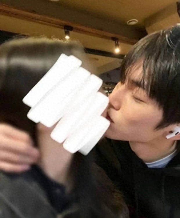 还没出道就塌房!韩国新男团成员与女生亲密照曝光