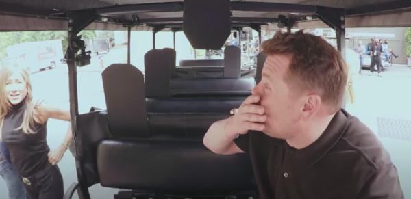 主持人霸气介绍詹姆斯（六人行登车上卡拉OK）(3)