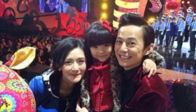 ​何炅一家三口图片，夫妇后代实在信息被人曝光_系流言