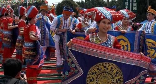 景颇族服装图片,中国56个民族服饰图片及介绍 服装图4