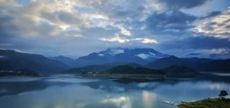 白银盘里一青螺的上句是什么