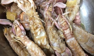 ​虾有点臭了怎样吃安全,虾有味道怎么去除
