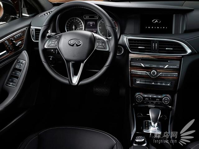 英菲尼迪q30s的价格（最豪华的紧凑车型）(2)