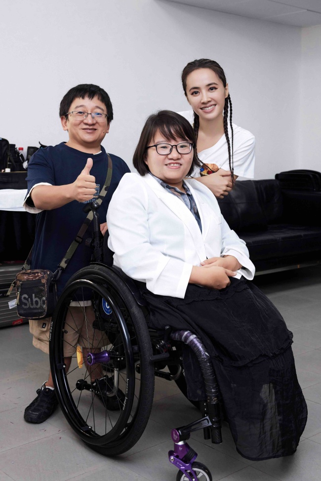 蔡依林吃爱心水饺 呼吁更多人关注