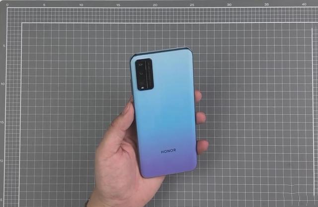 荣耀play4t pro简单操作使用(重度使用了一周的荣耀play4T)(1)