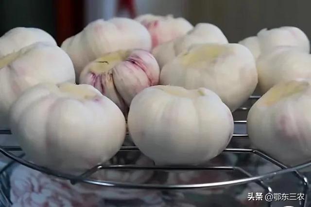 正宗腌制糖醋蒜方法(农村家庭腌制糖醋蒜)(2)