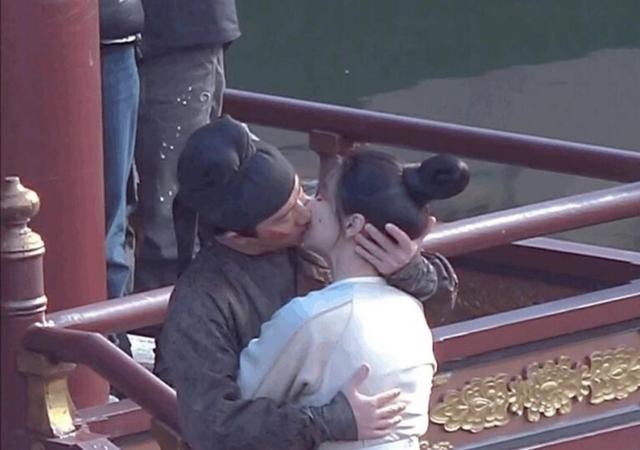 宋茜的男朋友是谁（黄轩宋茜吻戏路透曝光）