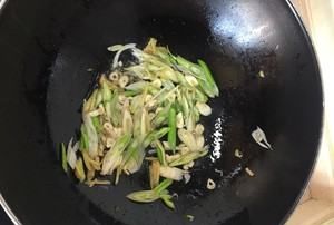 蒜香龙虾尾怎么做才好吃,虾尾怎样做好吃视频图23