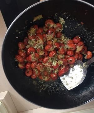 蒜香龙虾尾怎么做才好吃,虾尾怎样做好吃视频图28