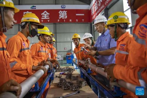 印尼g20峰会合影(G20峰会合影照片)-第1张图片-