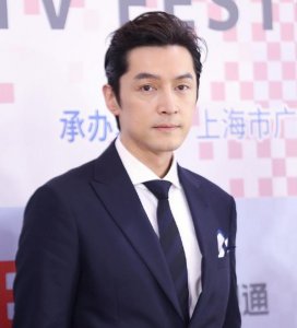 ​胡歌谈《不虚此行》提过世母亲：仍会给她发消息