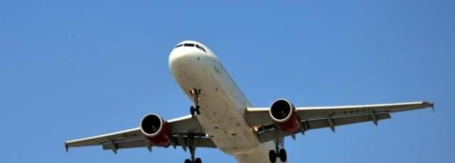 飞机经停下飞机可以直接走吗