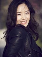 何秀雯（杨静儿饰演）