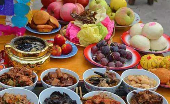 七月半的来历和风俗,中元节的来历和风俗配上一幅画图4