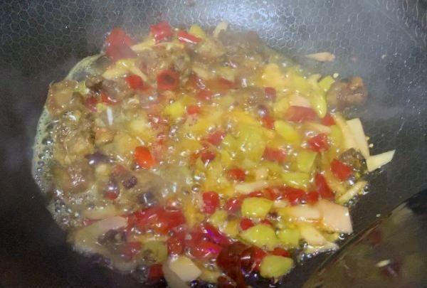 泡椒鸡杂怎么炒,四川泡椒鸡杂的做法图20