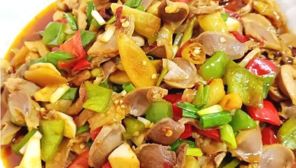 泡椒鸡杂怎么炒,四川泡椒鸡杂的做法图1