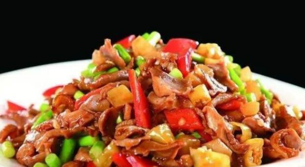 泡椒鸡杂怎么炒,四川泡椒鸡杂的做法图2