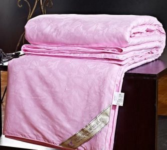 蚕丝被可以烘干机烘干吗,蚕丝被可以用烘干机吗?