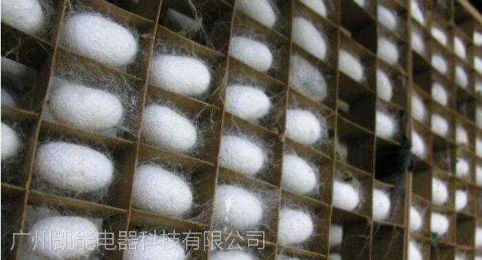 蚕丝被可以用烘干机烘干吗