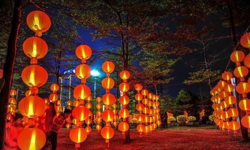 春节法定节假日是几天,一年当中,正常的法定节假日及公休假日加起来有多少天?图7