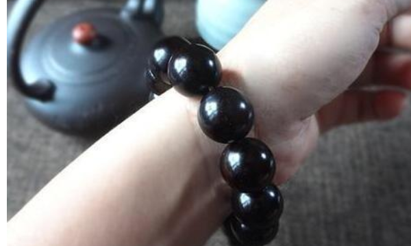 小叶紫檀如何盘玩,小叶紫檀怎么盘玩和保养图5