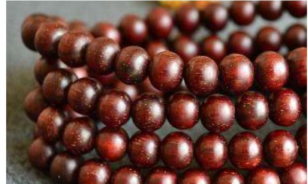 小叶紫檀如何盘玩,小叶紫檀怎么盘玩和保养图1