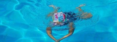 游泳需要穿内裤内衣,泳衣里面还要穿内衣裤吗男