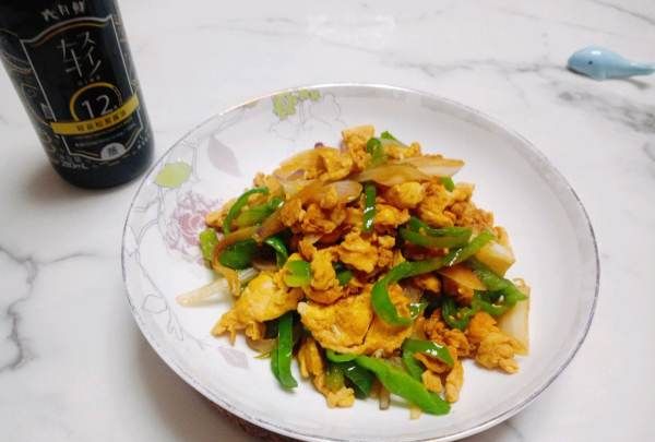 辣椒炒鸡蛋怎么炒,辣椒炒鸡蛋怎么做好吃图27