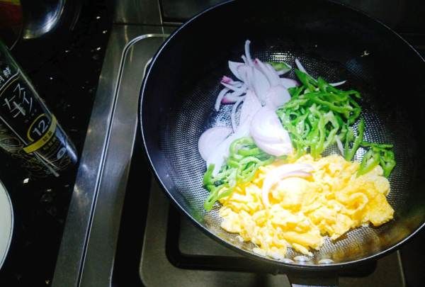 辣椒炒鸡蛋怎么炒,辣椒炒鸡蛋怎么做好吃图24