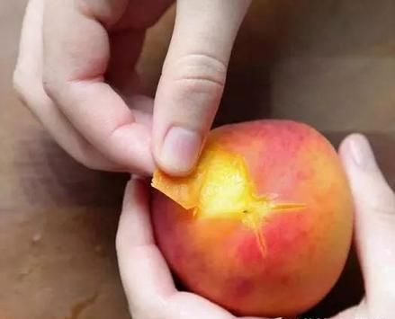 吃桃子拉肚子的原因