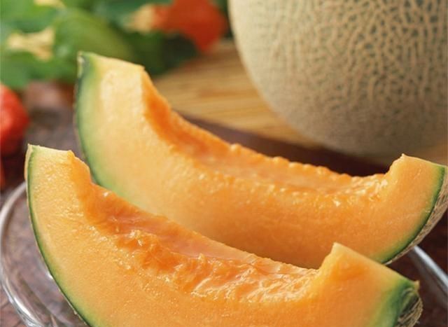 吃哈密瓜上火吗,为什么吃完哈密瓜嘴角和喉咙都会痛?而医生都说不会上火?图5