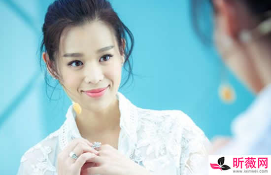 胡杏儿个人资料简介及最新图片介绍