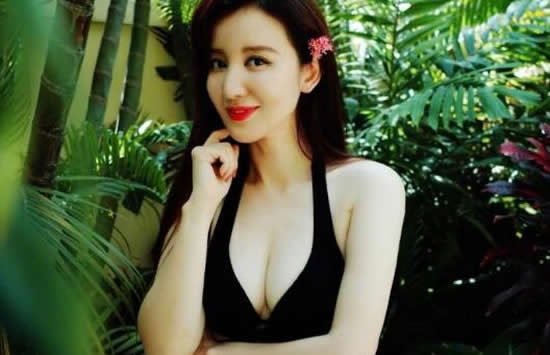 张萌的个人详细资料及2020最新性感写真介绍