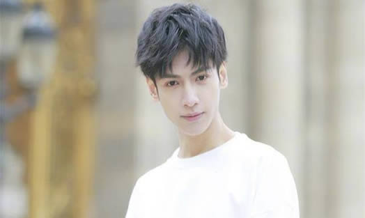 罗云熙八卦为什么这么帅:全家照曝光揭开真相及资料