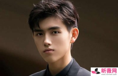 ​陈飞宇个人资料简介，陈飞宇的父母是什么人