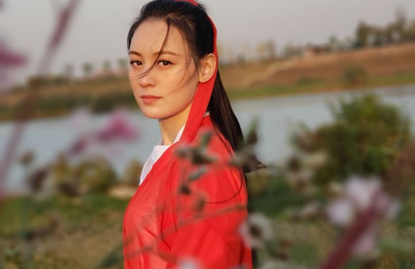 抖音唐艺年龄多大,抖音唐艺个人简历身高