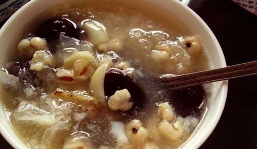冰糖银耳百合汤的功效与作用