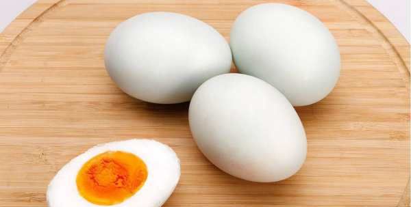女人吃鸭蛋有什么好处吗,为什么老人说吃鸭蛋比鸡蛋好图4