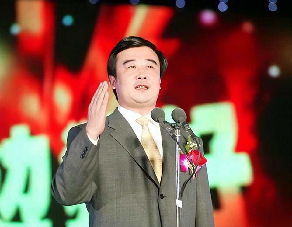 方琼简介个人资料(方琼:嫁大8岁副台长,闪婚后为丈夫生儿子,如今活成人生赢家)