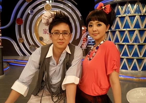 方琼简介个人资料(方琼:嫁大8岁副台长,闪婚后为丈夫生儿子,如今活成人生赢家)